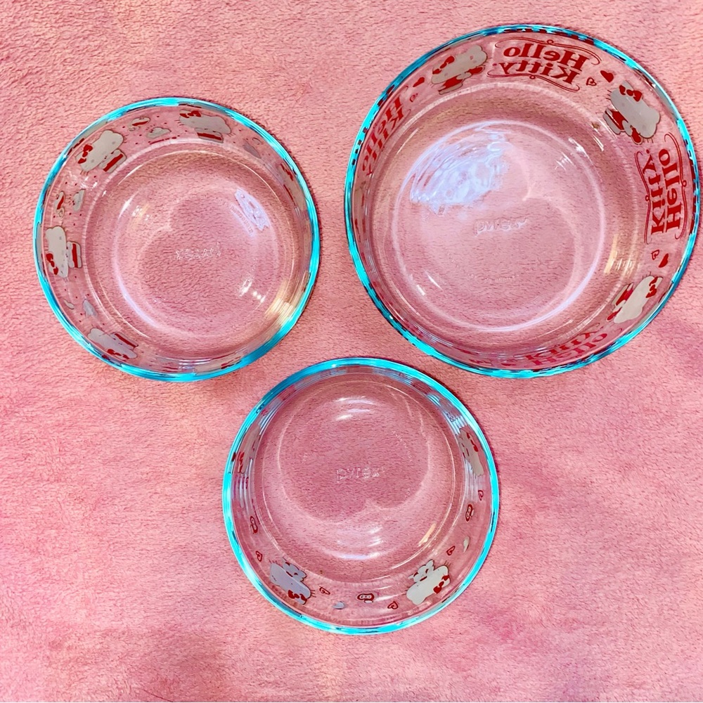 Hello Kitty Pyrex Glass Set Food Storage Red Lids Costco Apple Heart Containers - Picture 10 of 15